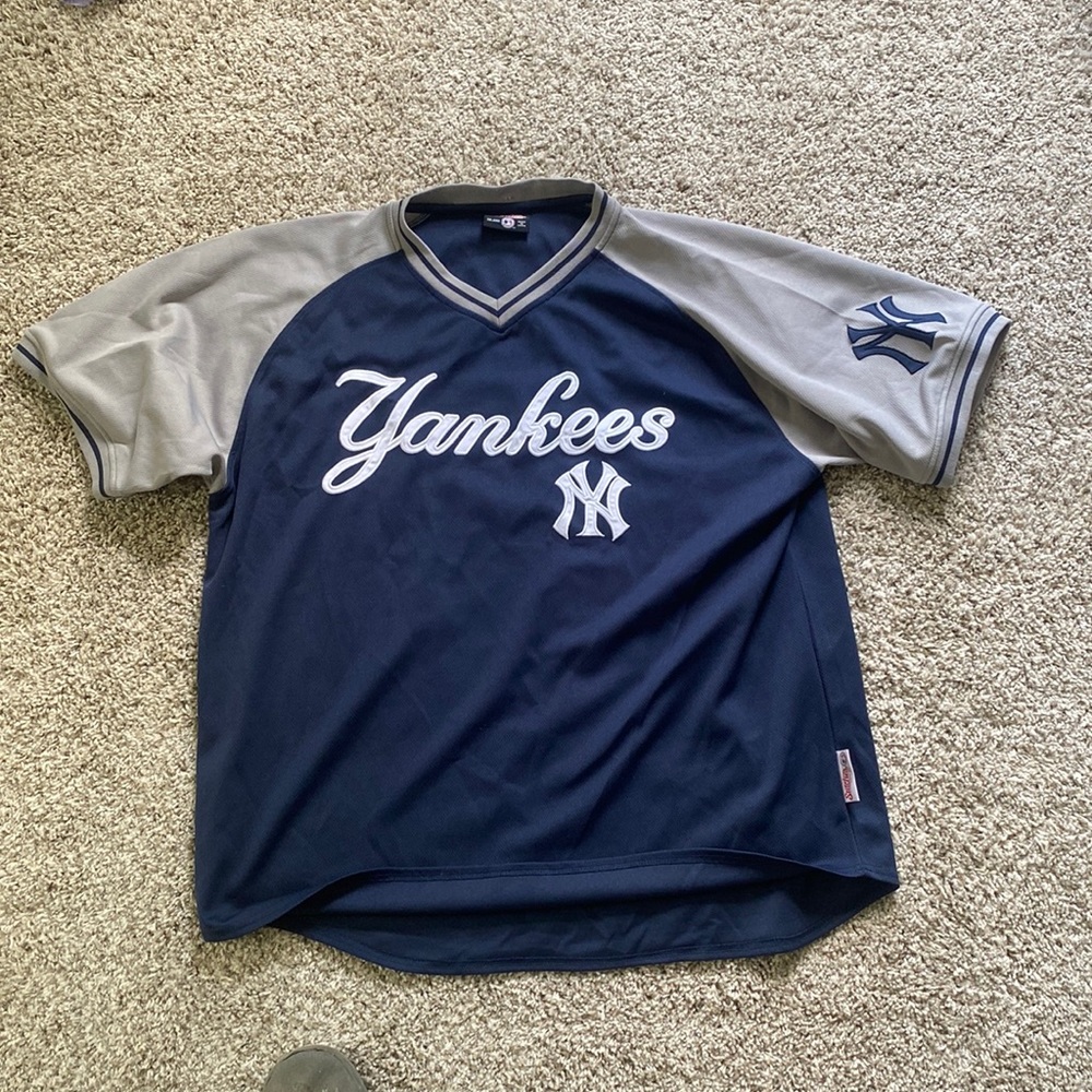 Like new Yankees pullover